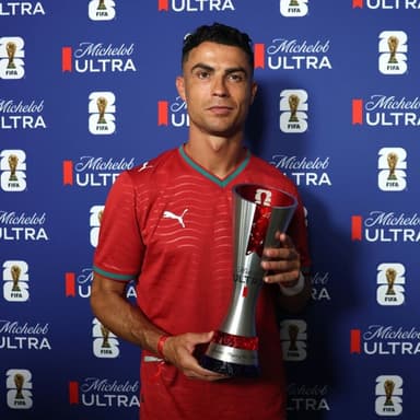 Ronaldo được vinh danh sau đại chiến Bồ Đào Nha - Croatia, rơi lệ tri ân Jota